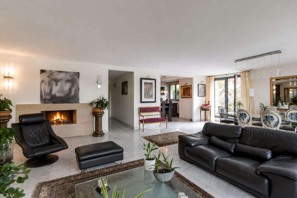 181 m² d'exception et 130 m² de terrasse à l'Orangerie - photo 4