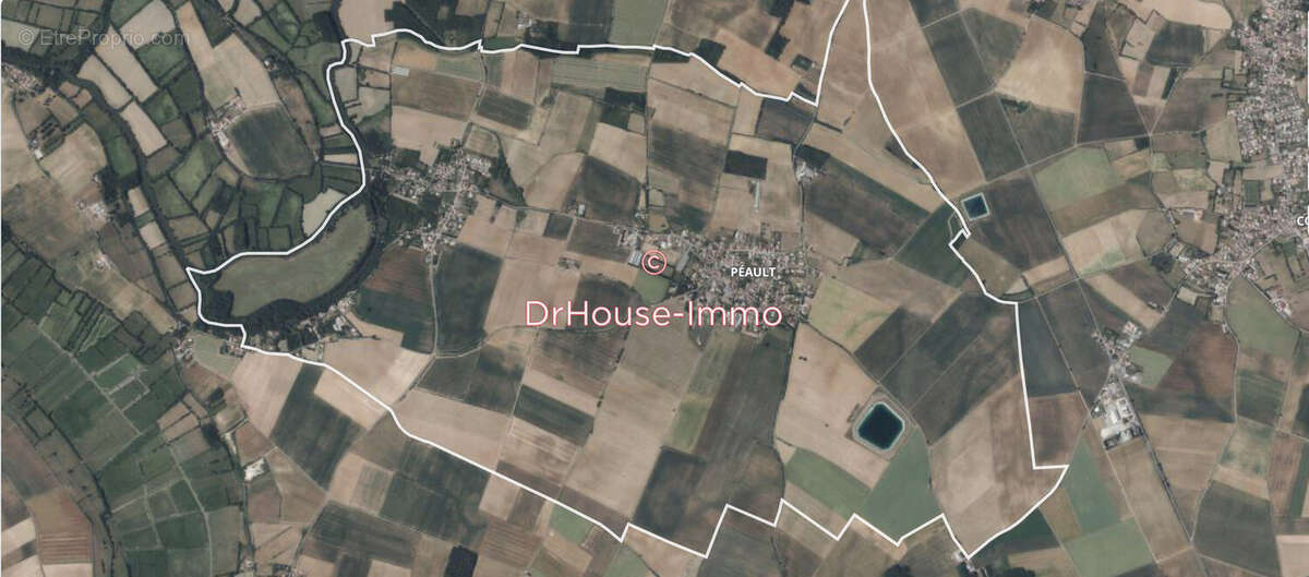 Terrain à MAREUIL-SUR-LAY-DISSAIS