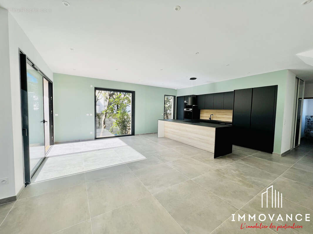 Maison à SAINT-MATHIEU-DE-TREVIERS