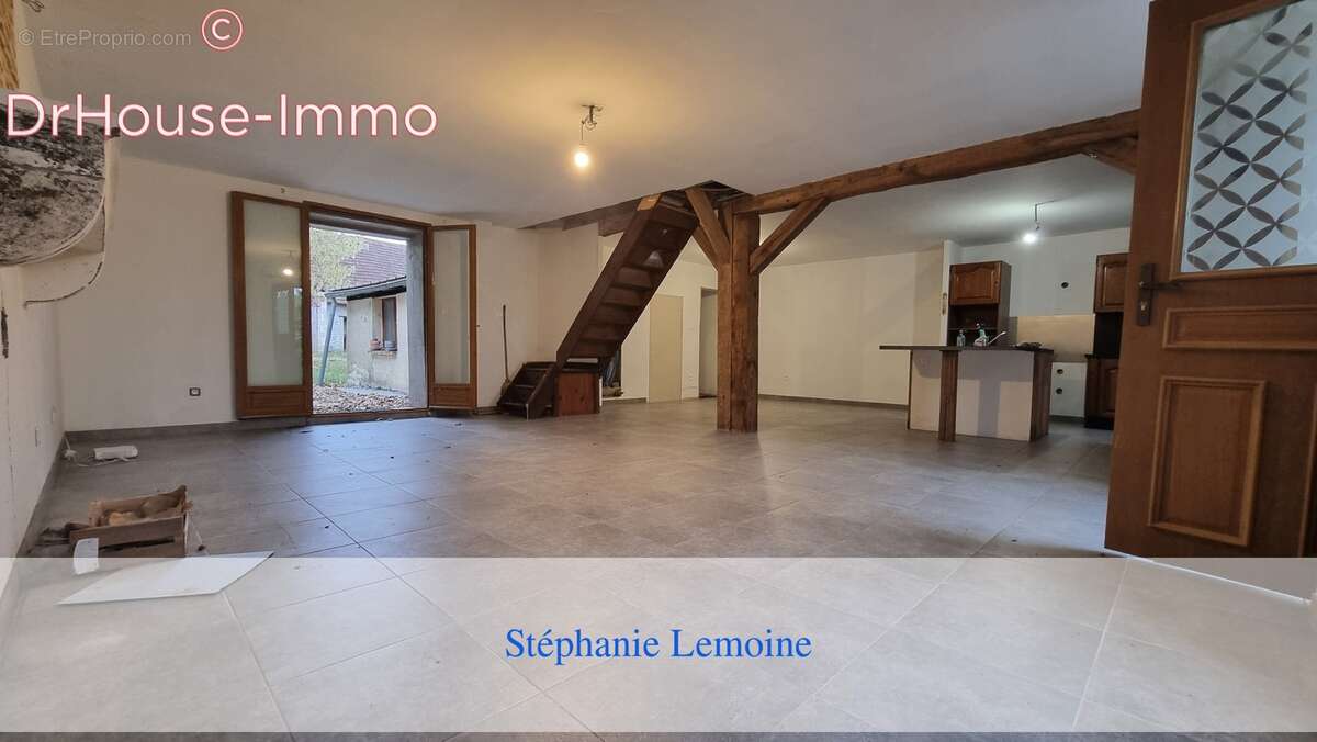 Maison à VICQ-EXEMPLET