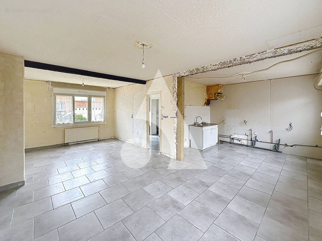 Maison à DOUCHY-LES-MINES