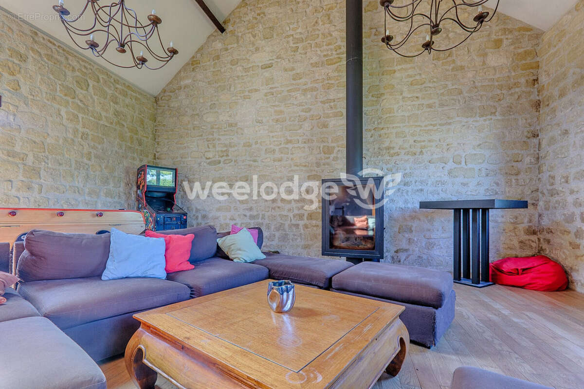 Maison à MAURECOURT