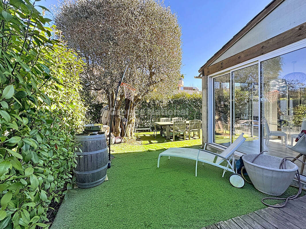 Maison à MANDELIEU-LA-NAPOULE