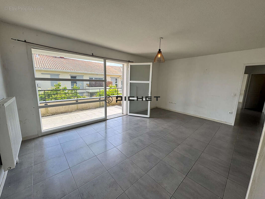 Appartement à VILLENAVE-D'ORNON