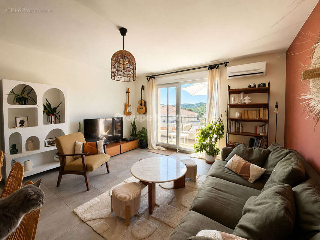 Appartement à LE ROVE