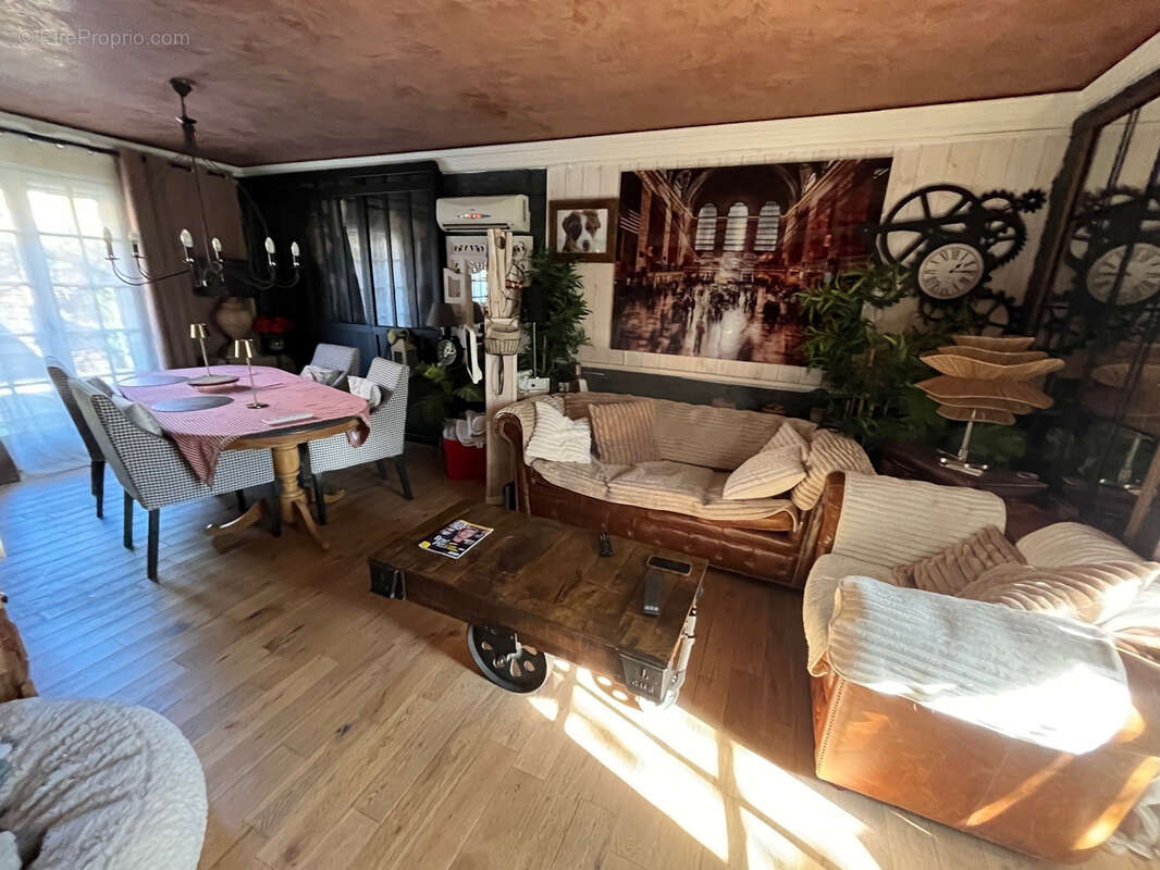 Maison à BORMES-LES-MIMOSAS