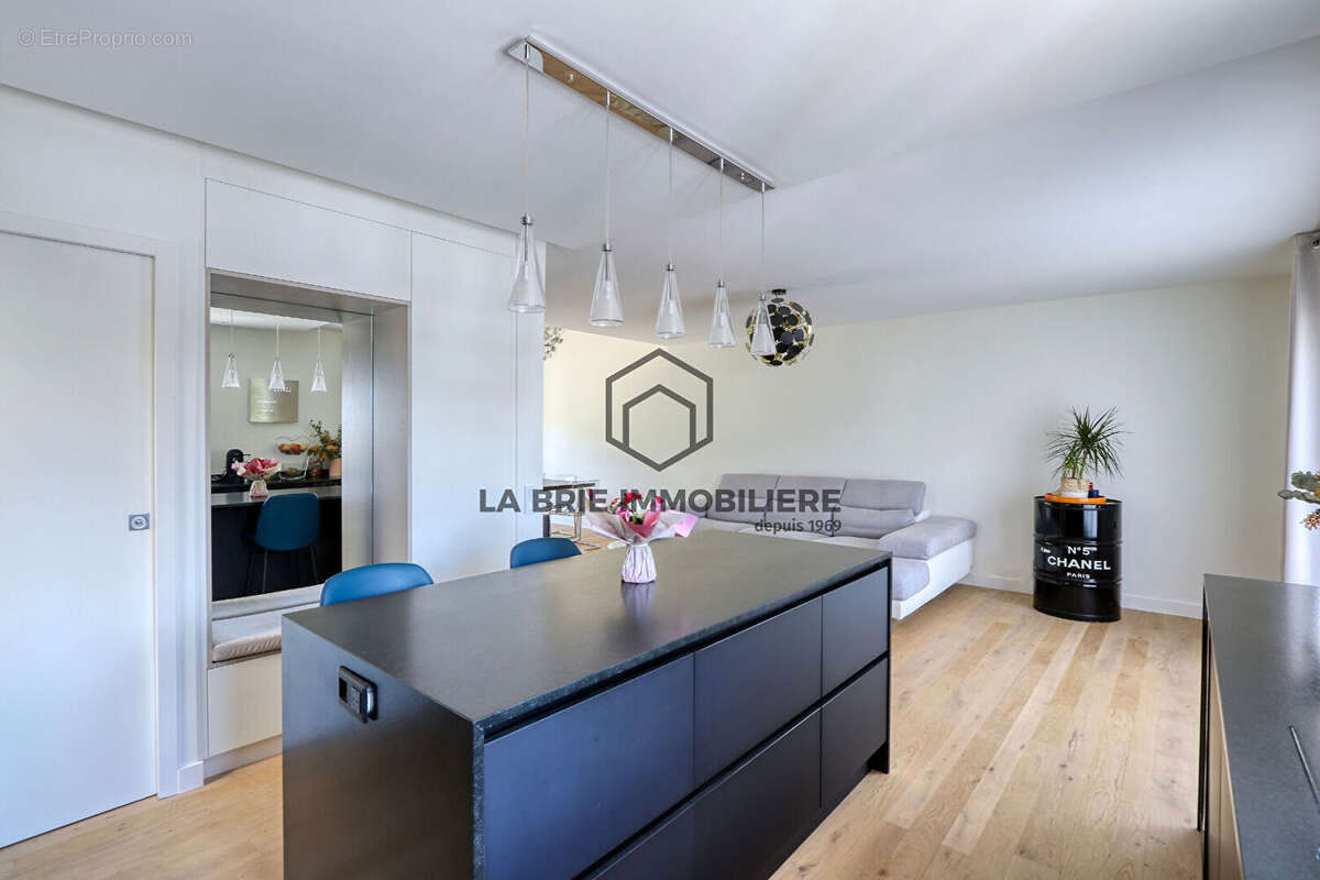 Maison à VILLECRESNES