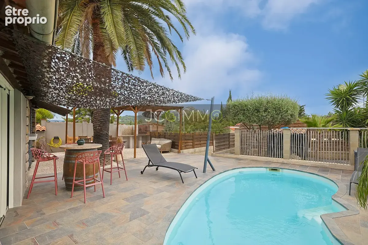 Une villa de plain-pied T5 avec piscine et garage ! - photo 2