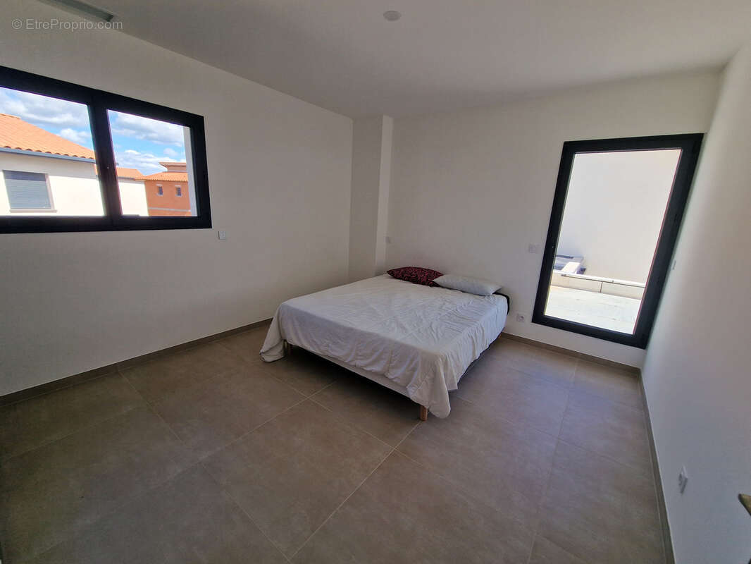 Maison à SAINT-BRES