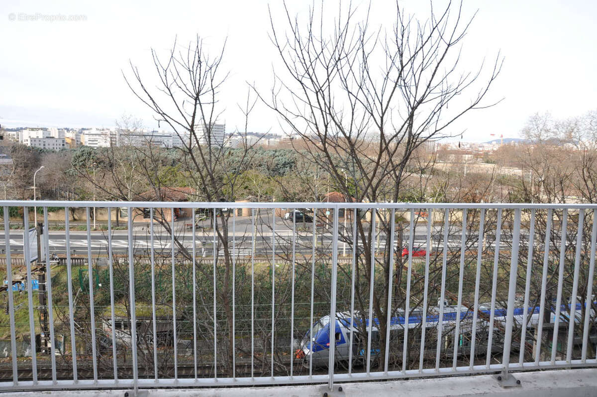 Bel appartement de 25,44 m2, lumineux, avec terrasse de 8 m2, exposé à l'Ouest, sans vis-à-vis, tram à 2 minut - photo 6