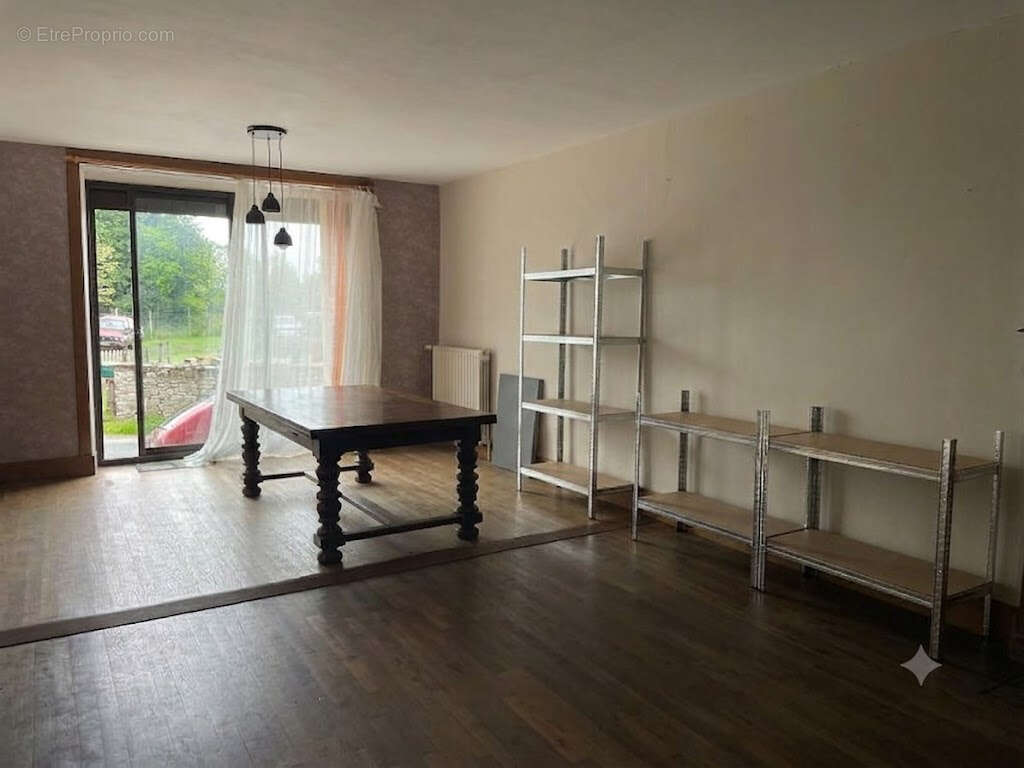 Coup de coeur assuré -Propriété de caractère en pierre-Maison familiale & gîte de 280m2 sur un terrain d'environ 2,8 ha proche d - photo 10