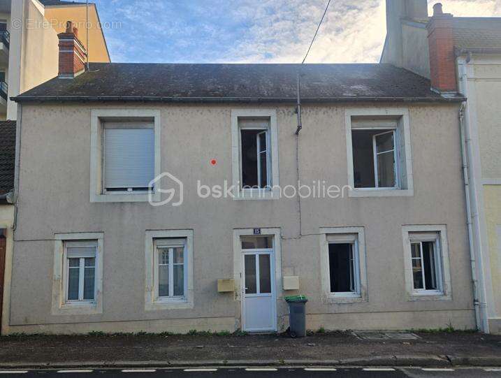 Appartement à LA GUERCHE-SUR-L'AUBOIS
