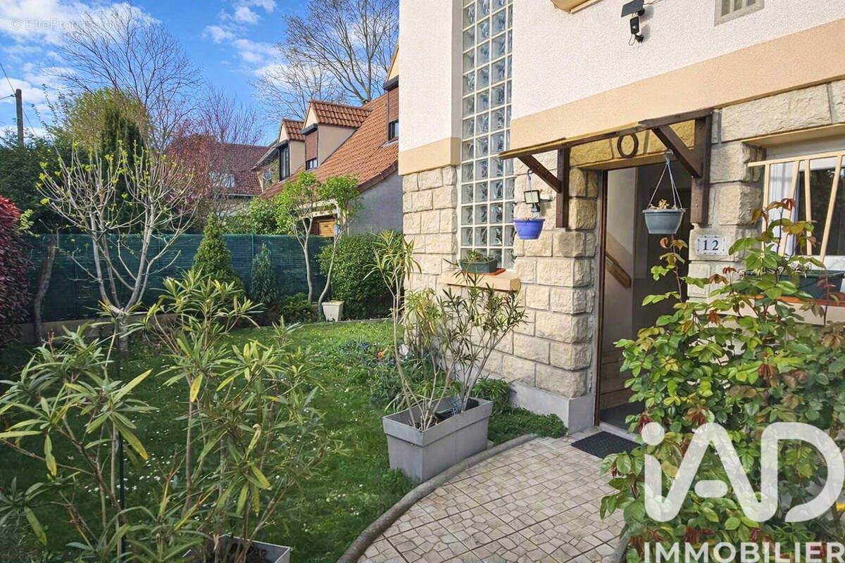 Photo 1 - Maison à LIVRY-GARGAN