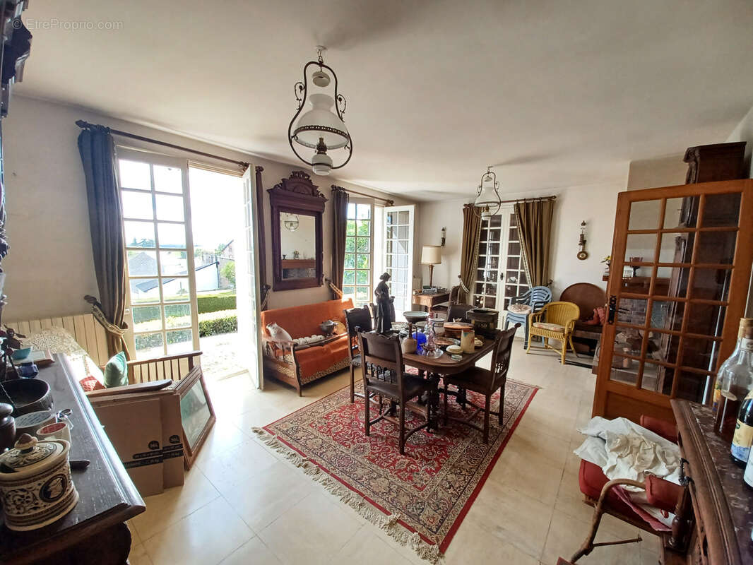 Maison à MAURIAC