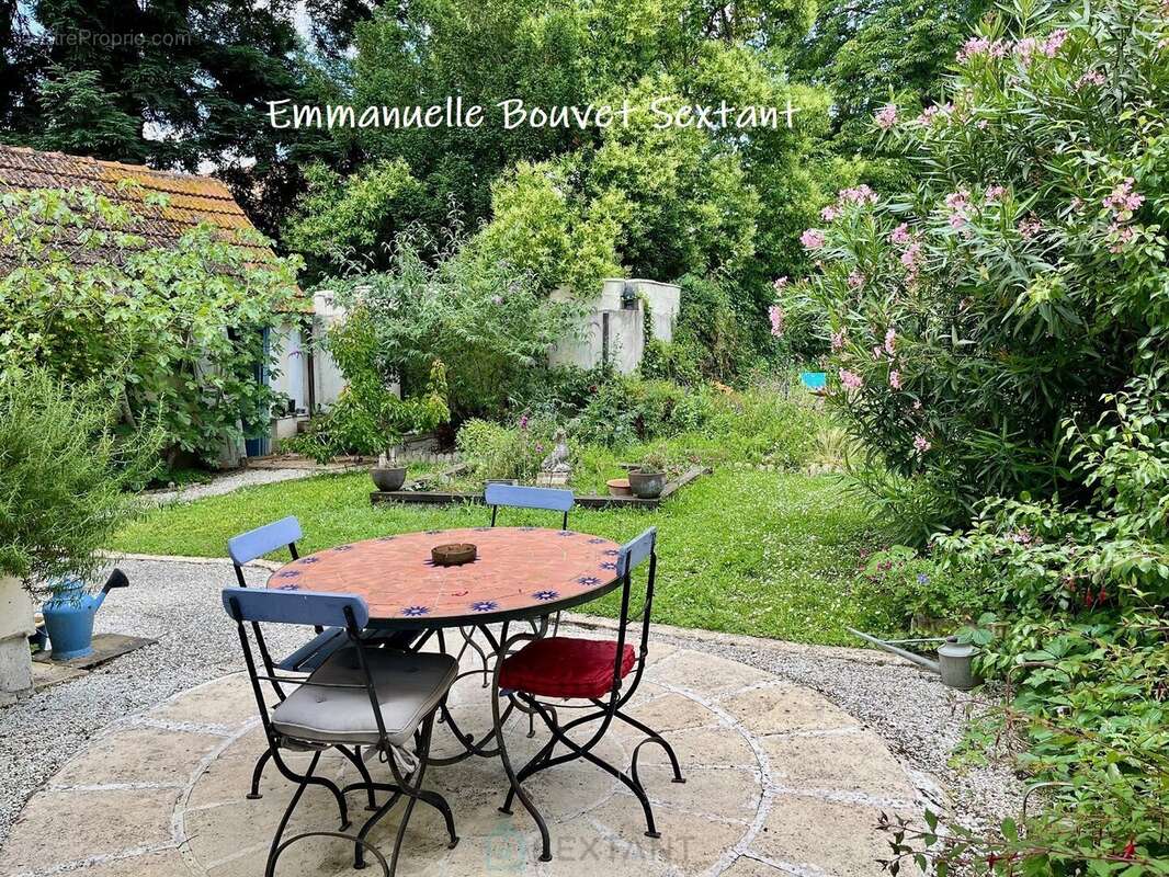Grande maison bourgeoise fin 19ème, centre-ville, tous commerces à pied, jardin, garage, terrasses - photo 10