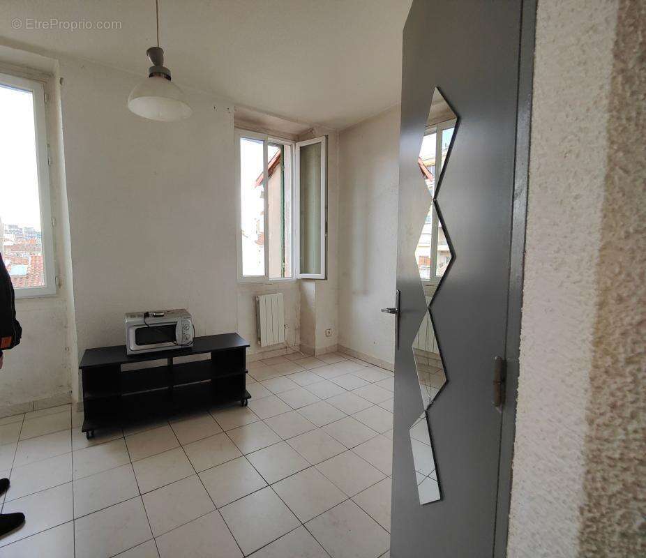 Appartement à MARSEILLE-5E