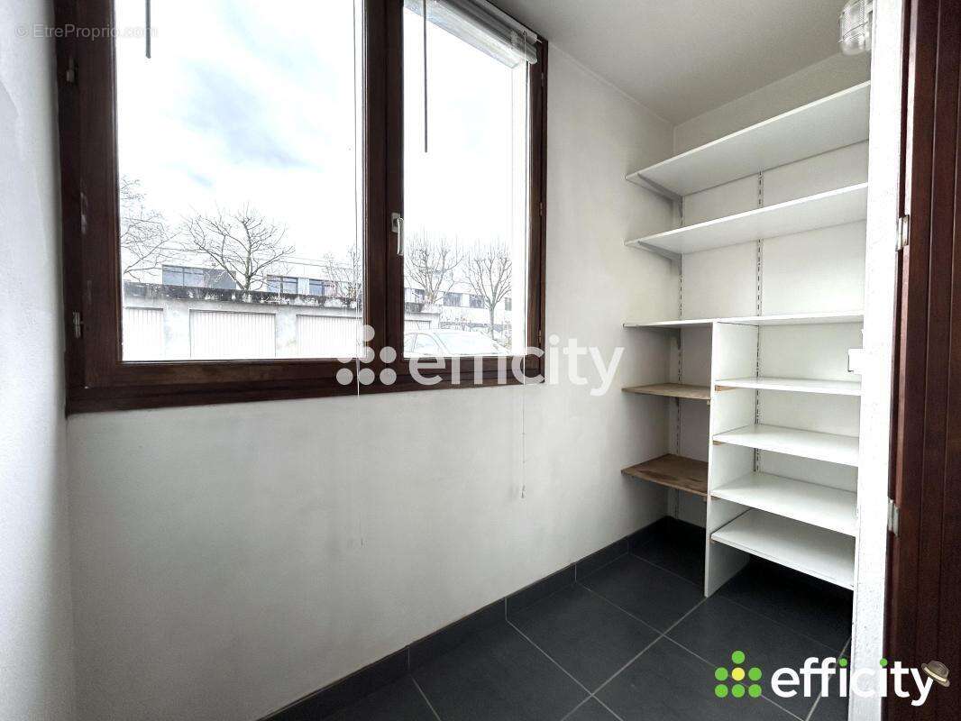 Appartement 81 m² à Vinay  - photo 8