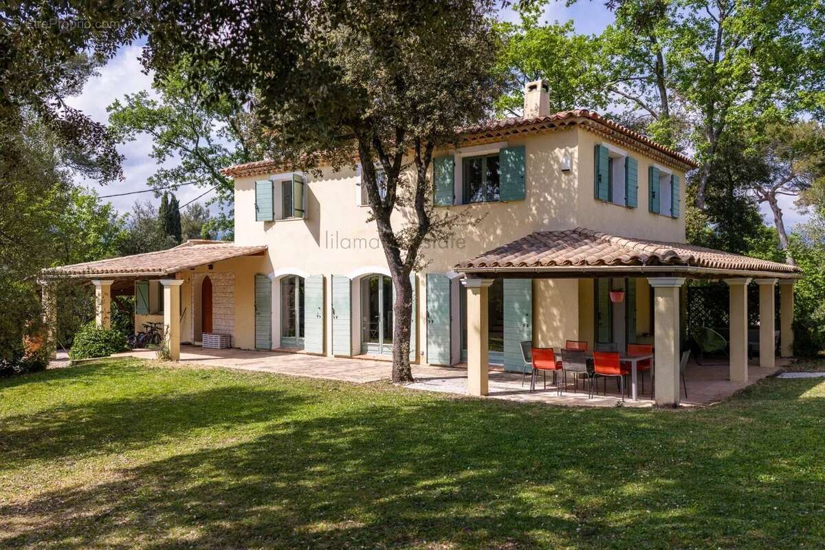 Maison à VALBONNE