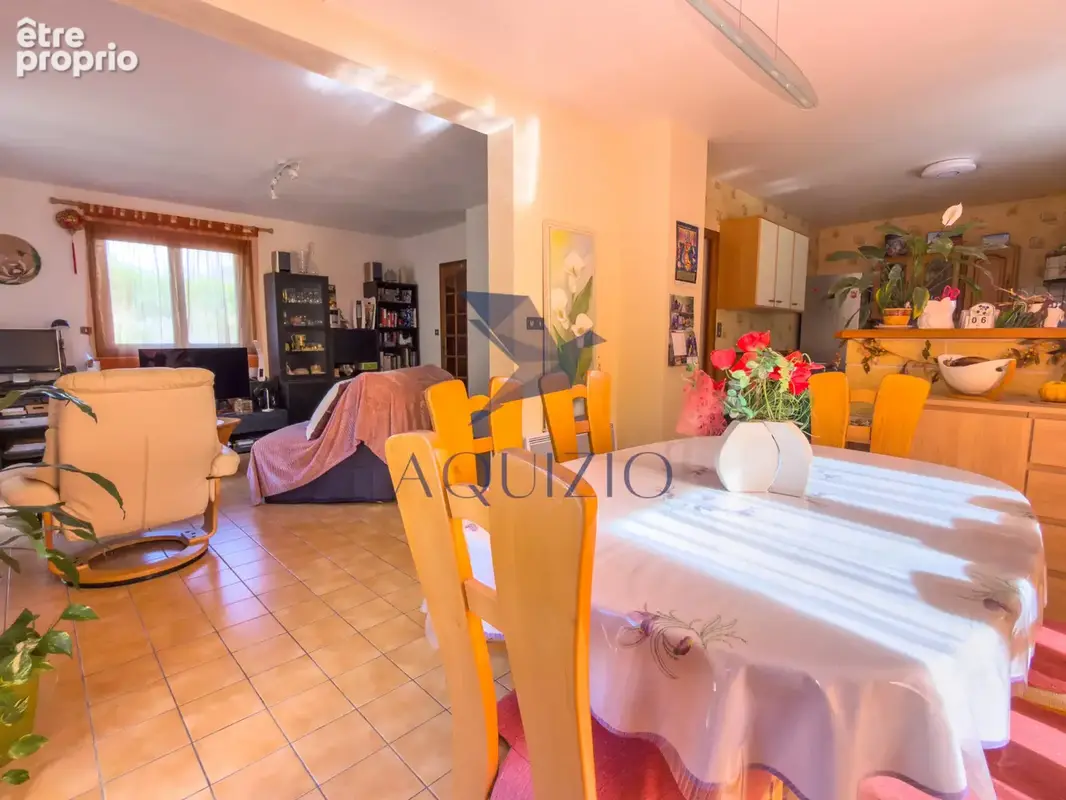 Maison 4 chambres + bureau sur un grand terrain avec piscine - photo 6