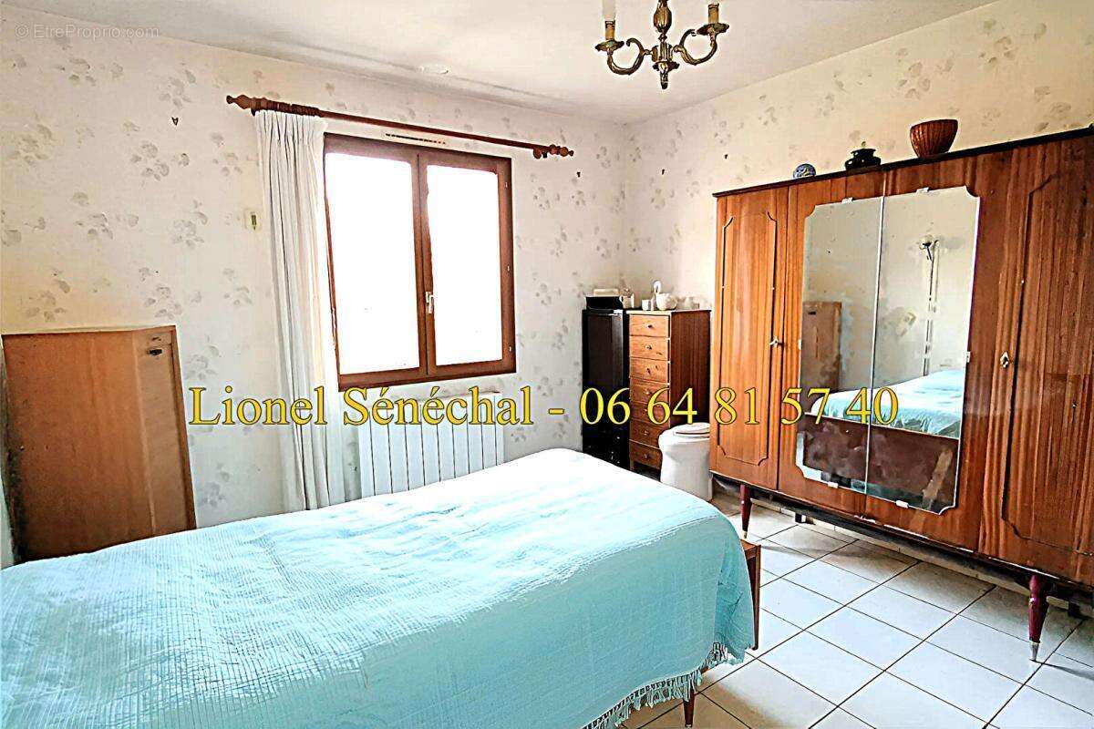 Maison à SAINTE-SABINE-SUR-LONGEVE