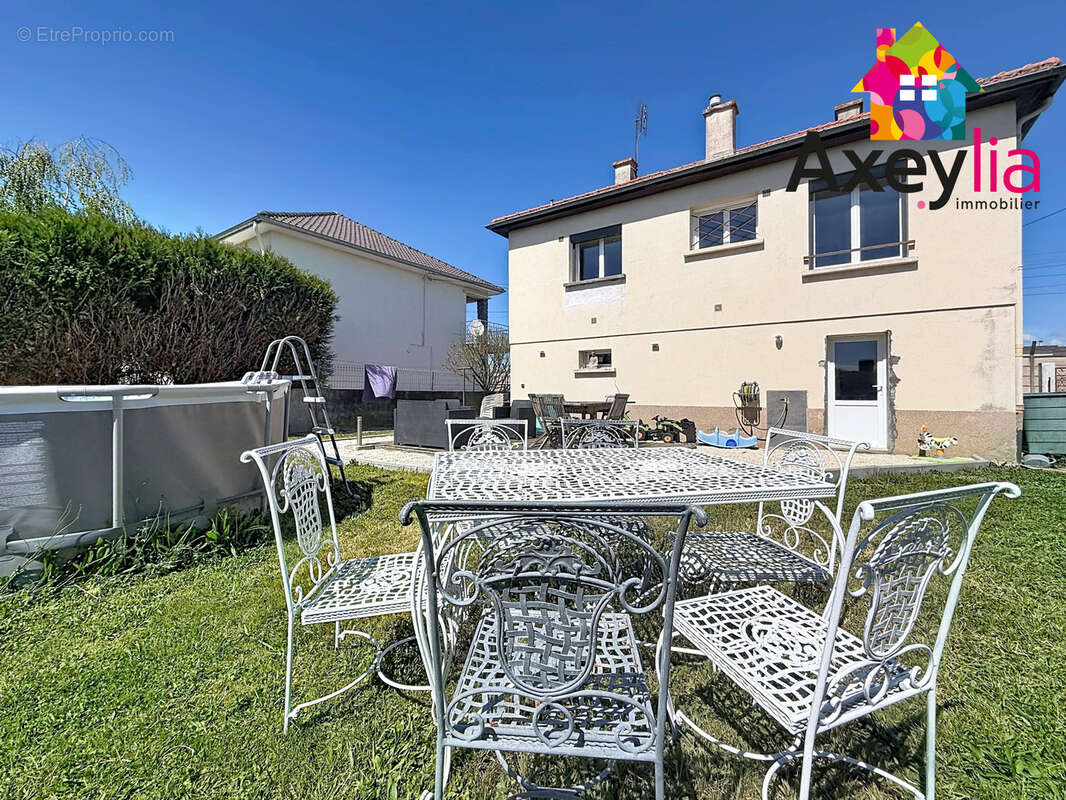 Maison à RIORGES