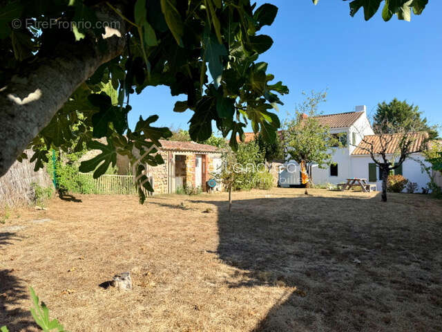 Maison 5 pièces au cœur de Talmont-Saint-Hilaire   Élégance, discrétion et art de vivre - photo 2