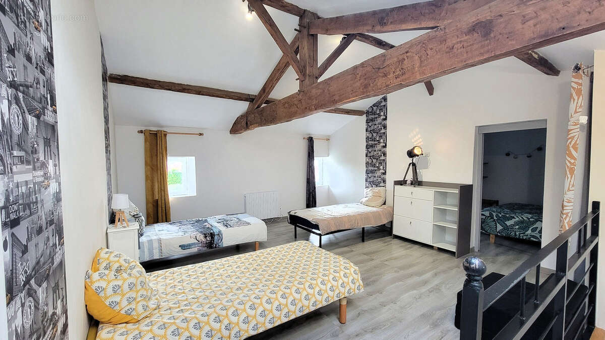 Maison à COURLAY