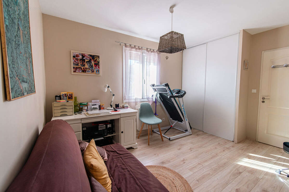 Maison à SOLLIES-PONT