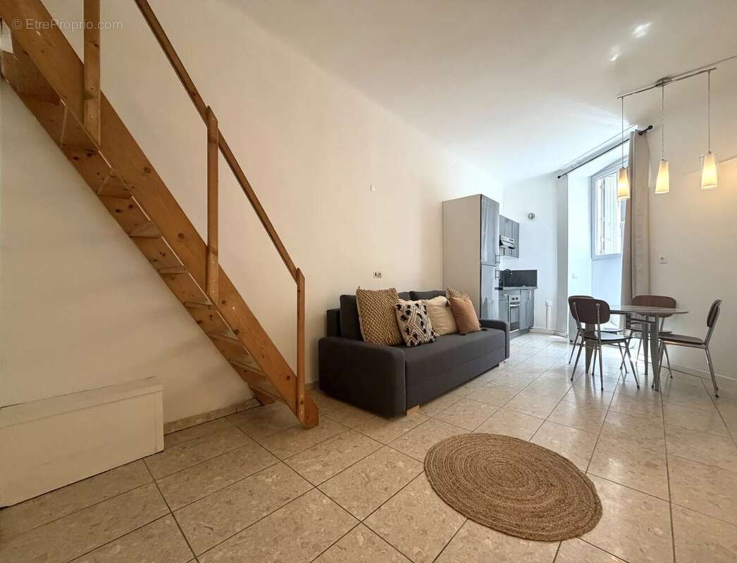 Beau studio avec mezzanine - photo 4
