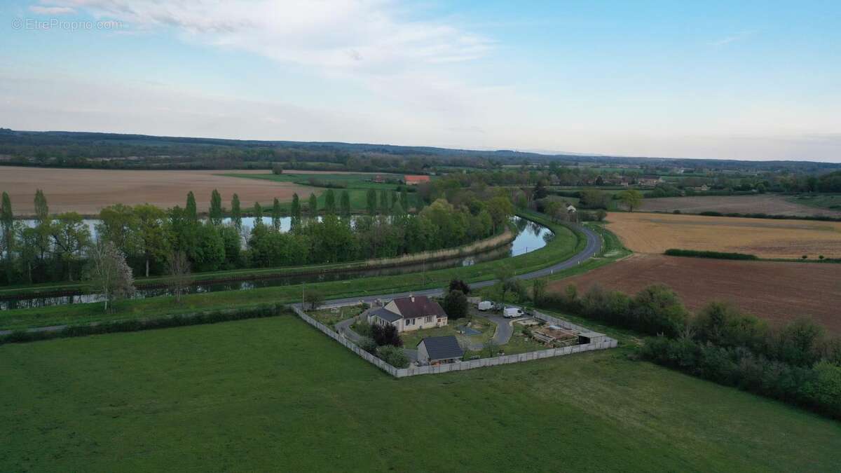 Maison à AVRIL-SUR-LOIRE