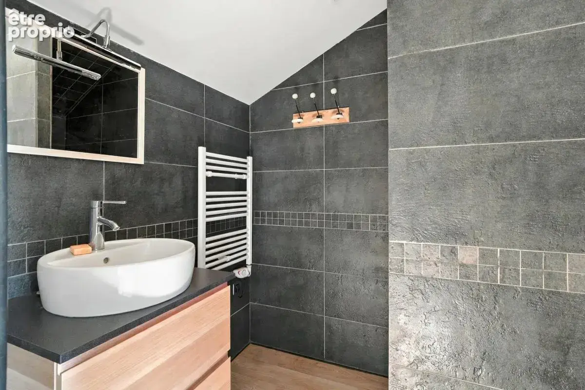 Maison de 5 pièces de 135 m² à Romainville - photo 8