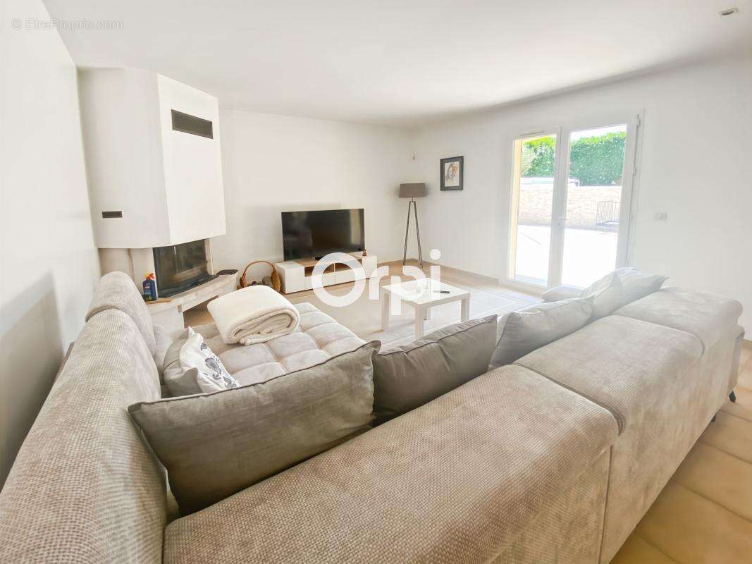 Villa T6 de 168 m2 de plain pied, jardin, piscine, garage - photo 8