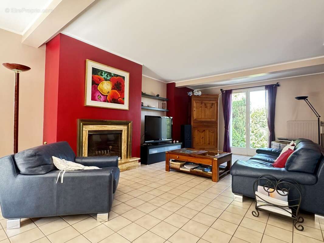 Maison 138 m² à Saint-Germain-Les-Corbeil  - photo 6