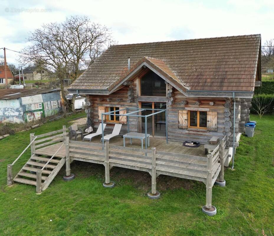 Maison à DOMPIERRE-EN-MORVAN
