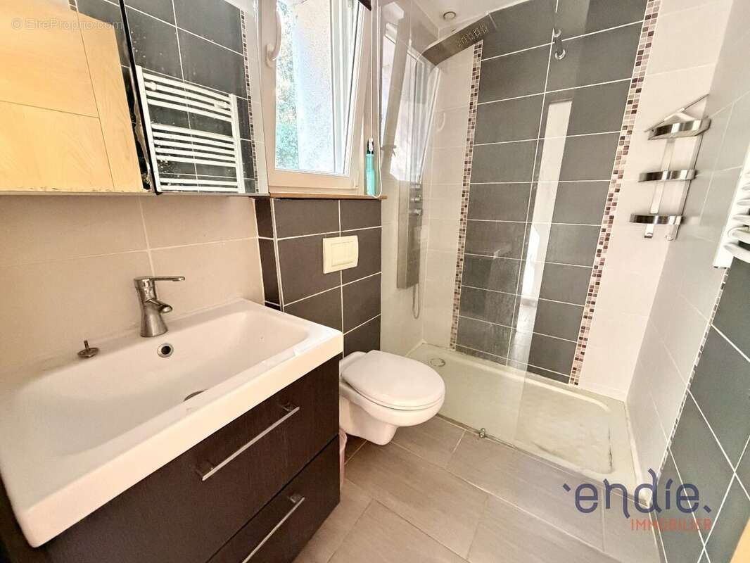Appartement à SILLANS-LA-CASCADE