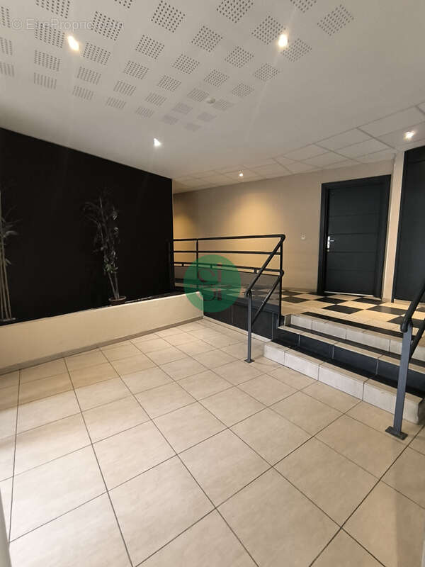 Exclusivite la seyne - t2 vendu loue, terrasse et box - photo 10