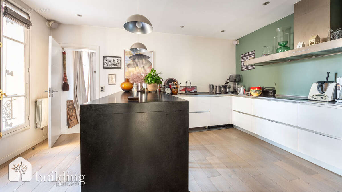 Appartement à NEUILLY-SUR-SEINE