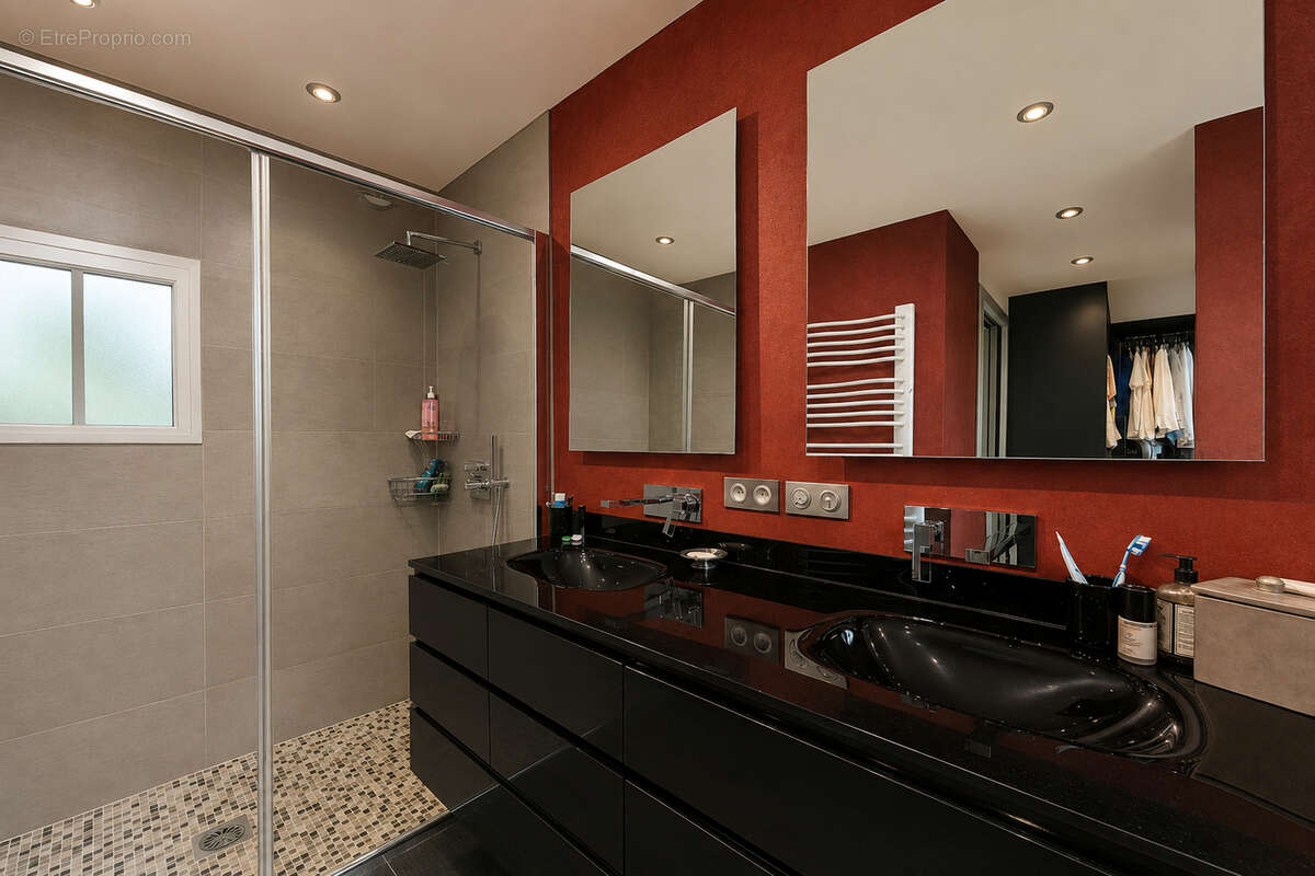 Villa contemporaine 9 pieces  250 m2  saint-raphael - photo 9
