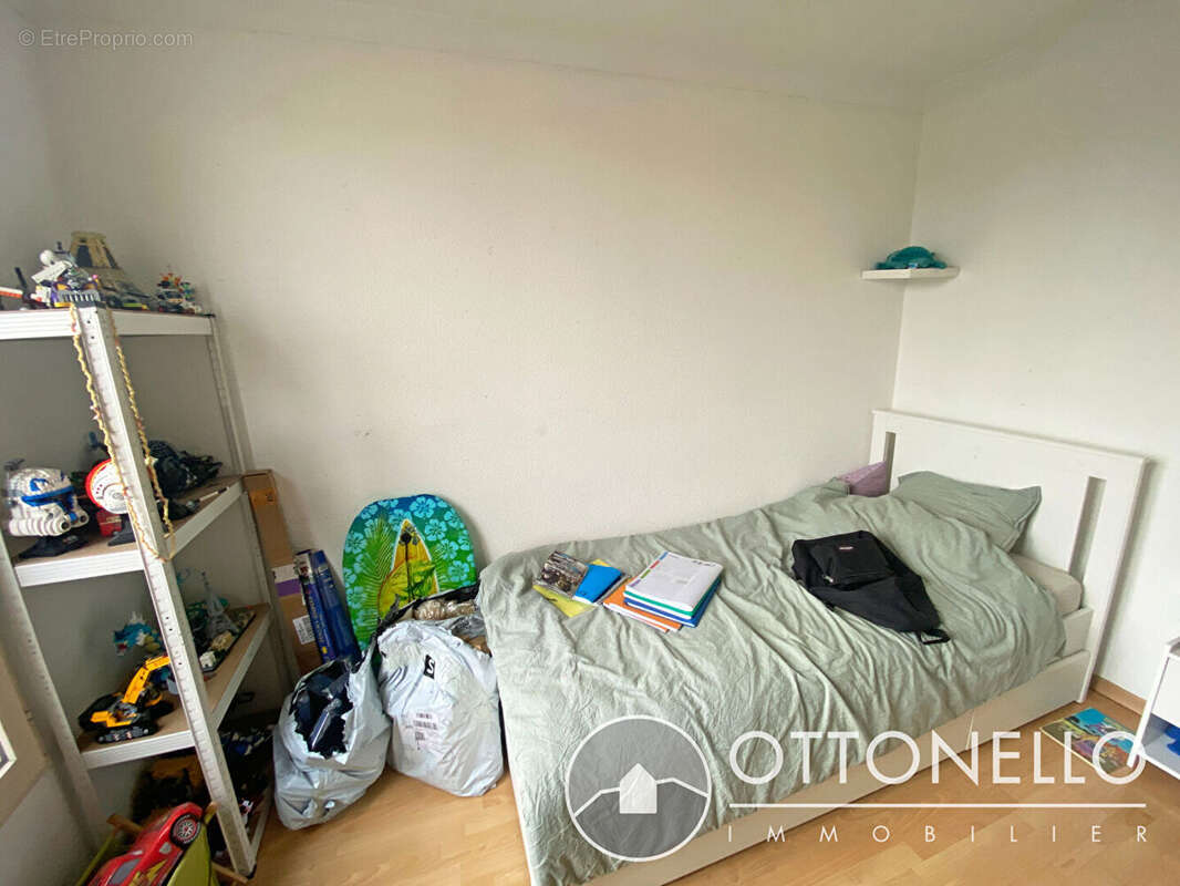 Appartement à ROQUEBRUNE-SUR-ARGENS