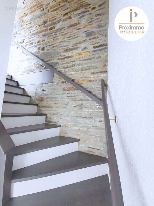 Caractère, charme et rénovation de qualité au c?ur de carentoir - photo 9