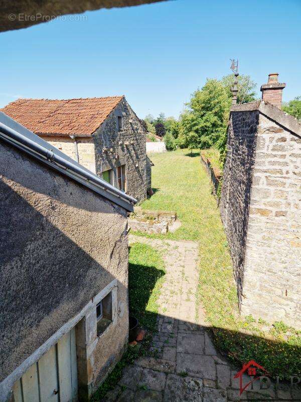 Maison à TERRE-NATALE