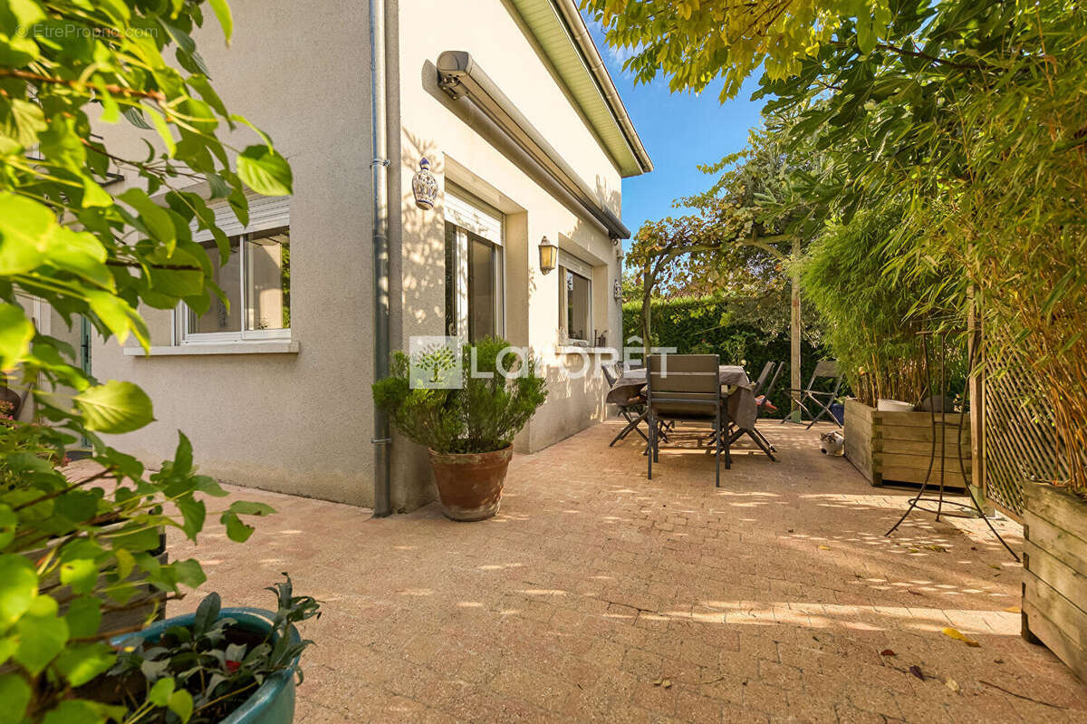 Maison à OZOIR-LA-FERRIERE