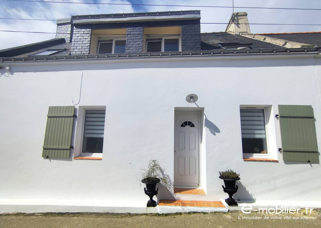 Façade à l'est - Maison à GROIX