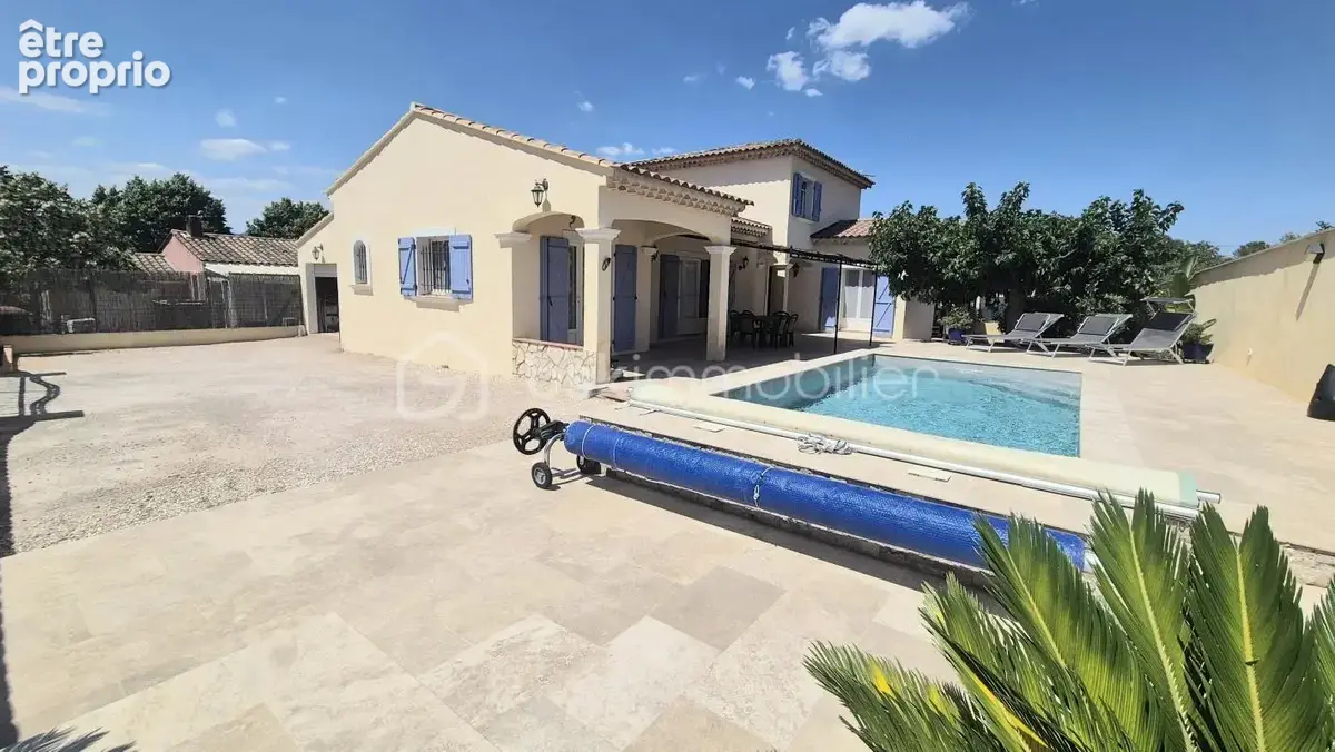 PIERREFEU - Villa de 128 m² - Parcelle 1000 m² - 4 chambres - Garage - Piscine - photo 2