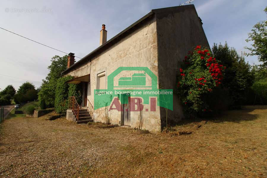 Maison à BRINON-SUR-BEUVRON