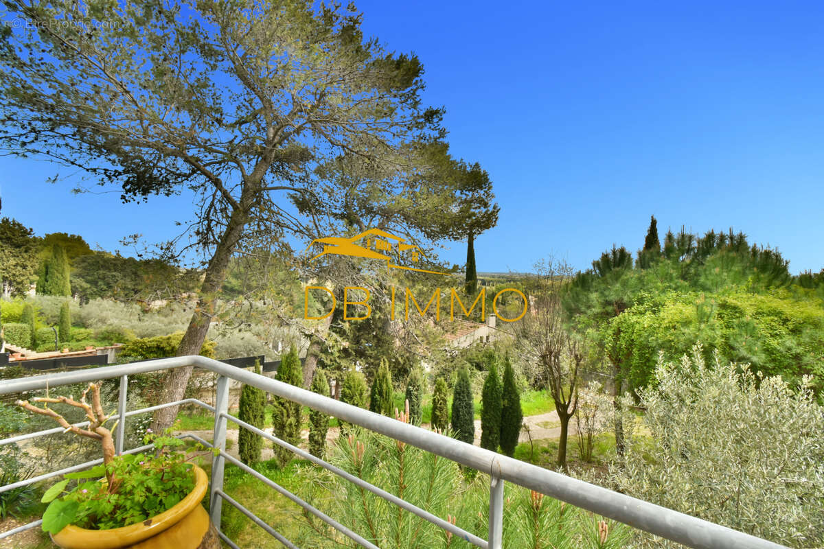 Maison à VILLENEUVE-LES-AVIGNON