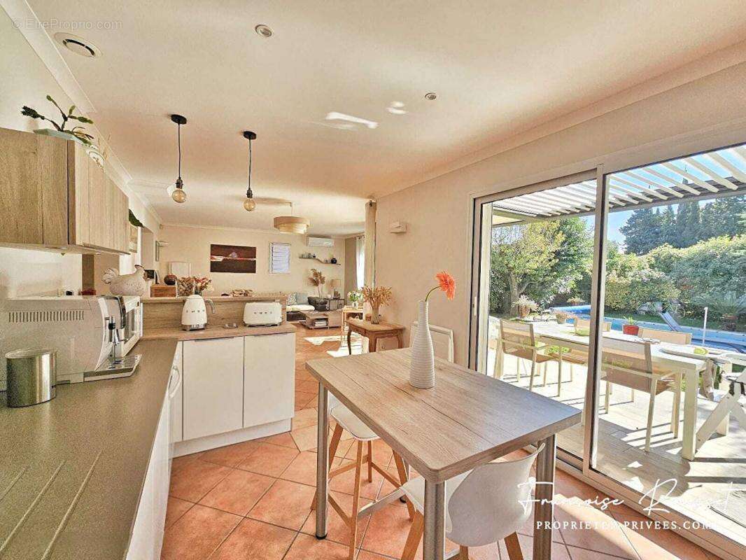 Maison à BOUILLARGUES