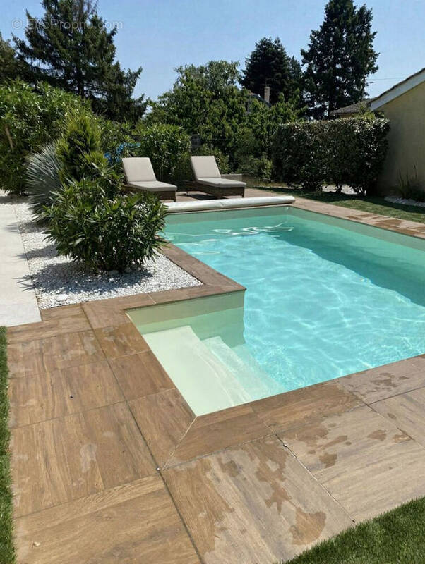 Maison à SAINT-GENIS-LAVAL