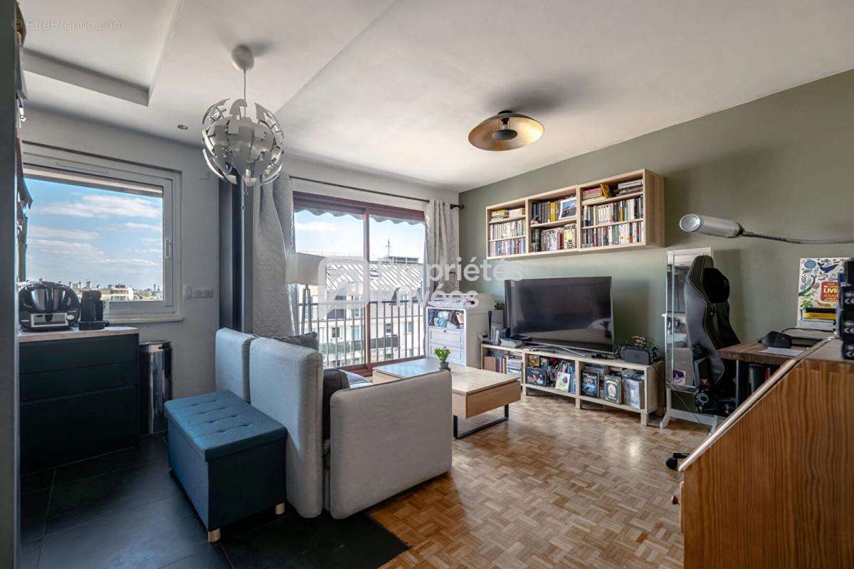 Appartement à LA GARENNE-COLOMBES