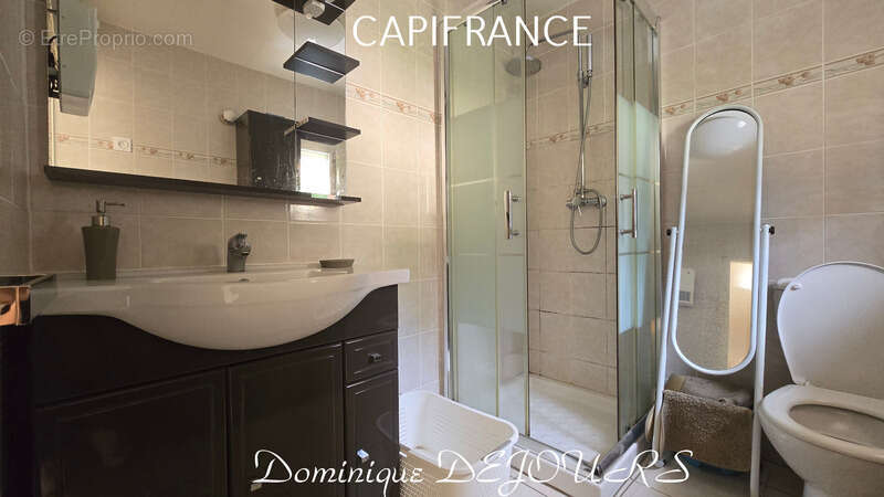 Maison à SAINT-SAUVEUR-DE-MONTAGUT